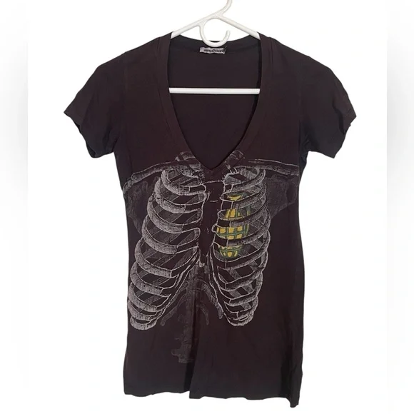 Hot Topic vintage ribcage vneck T-shirt size S - Picture 1 of 4